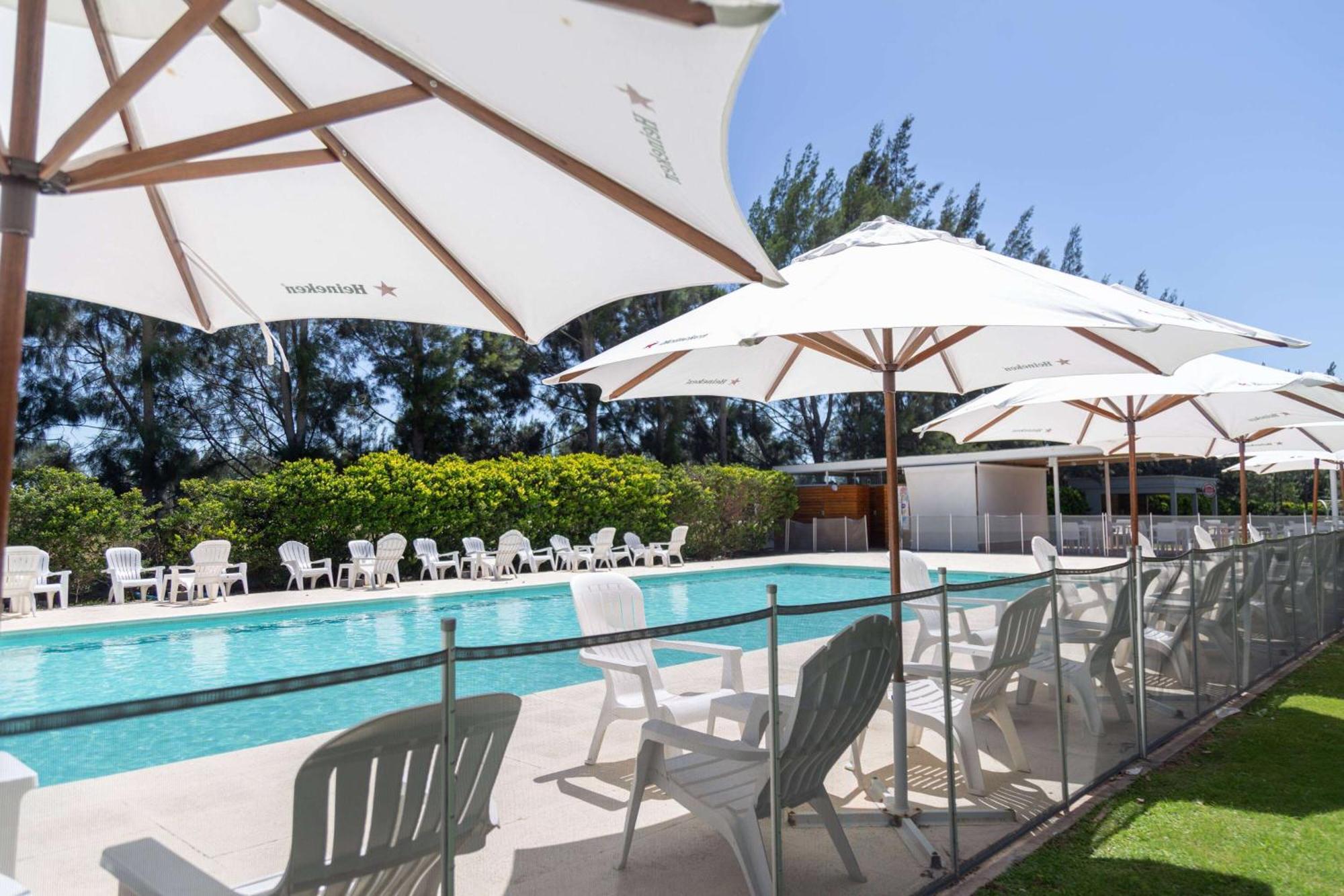 Howard Johnson Hotel & Resort Funes Exterior foto