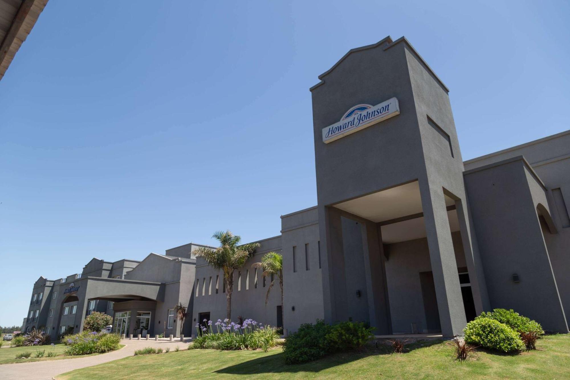 Howard Johnson Hotel & Resort Funes Exterior foto