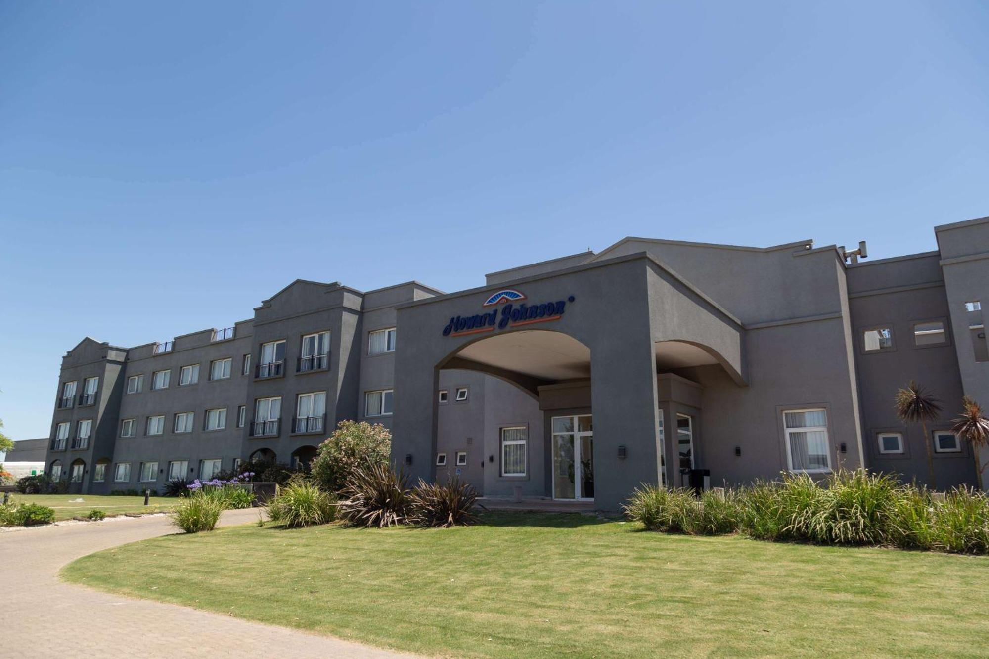 Howard Johnson Hotel & Resort Funes Exterior foto