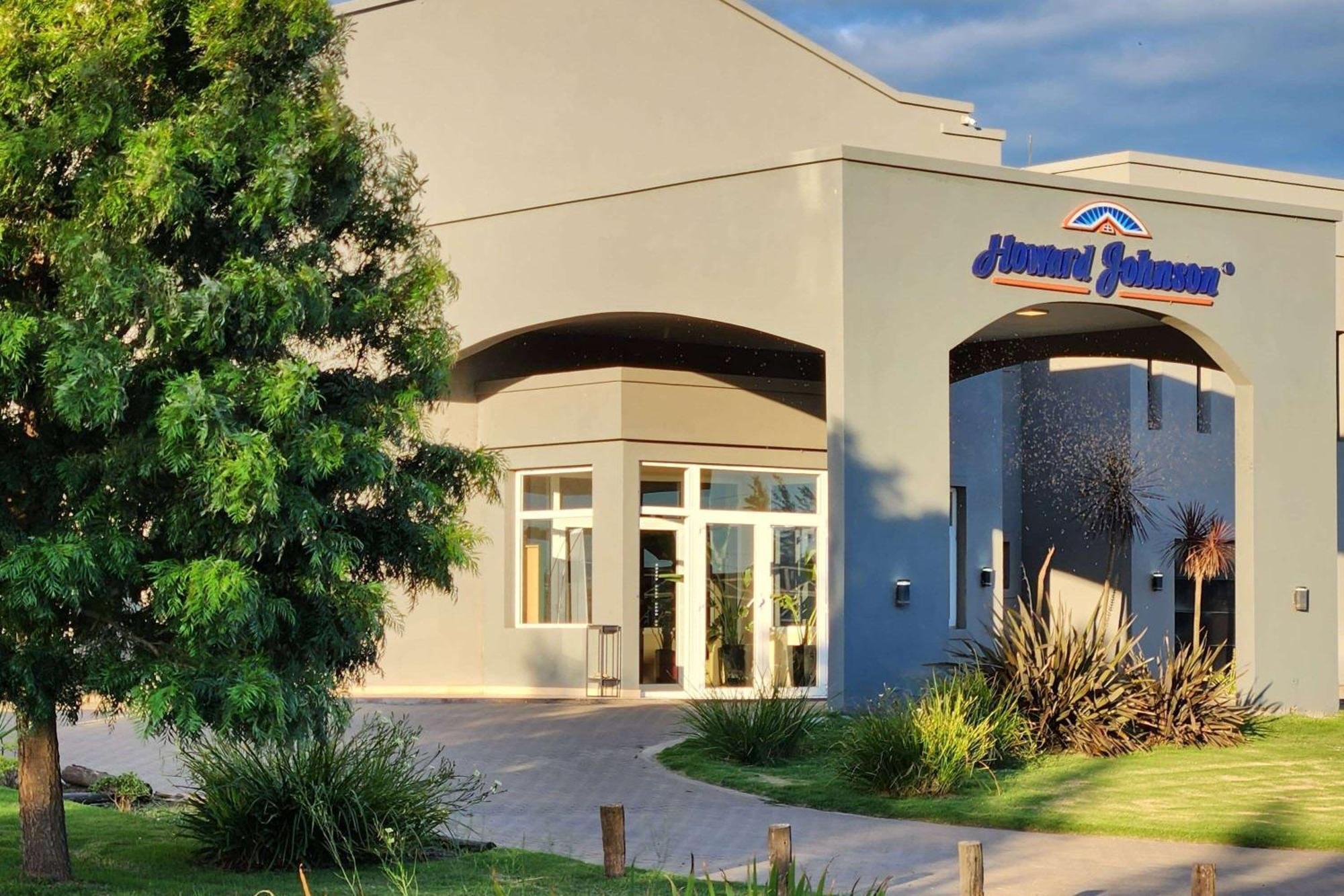 Howard Johnson Hotel & Resort Funes Exterior foto
